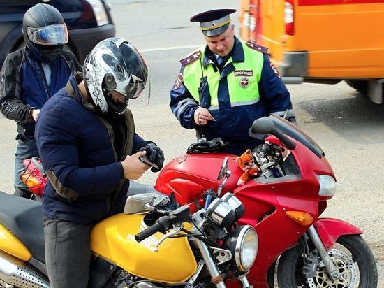 В Черни полиция тормозит мотоциклистов