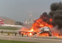Видео посадки горящего самолета «Сухой суперджет» в Шереметьево позволяет предположить версию причин случишегося