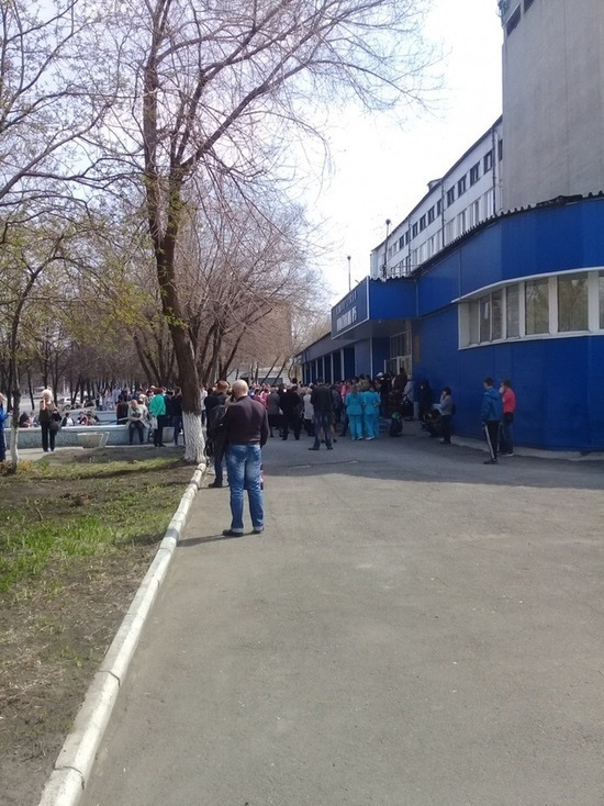 В Кемерове по тревоге эвакуировали пятую поликлинику