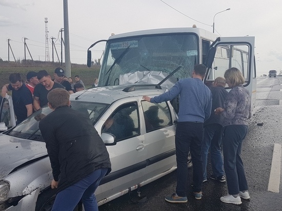 В ДТП на трассе Сызрань - Ульяновск пострадали 10 человек