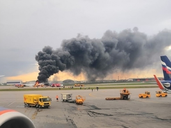 Минтранс сообщил о 33 выживших после авиакатастрофы в Шереметьево