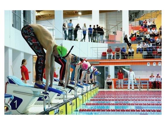 Пловцы из Серпухова выполнили нормативы мастеров спорта России
