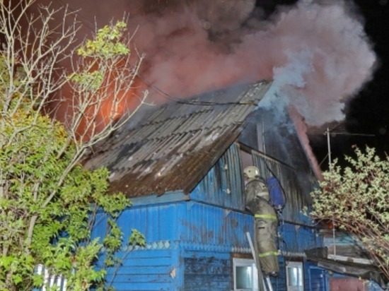 В Смоленске в пожаре в собственном доме погибла женщина