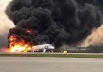 Больше суток в социальных сетях не утихают споры по поводу поведения пассажиров сгоревшего самолета SSJ-100