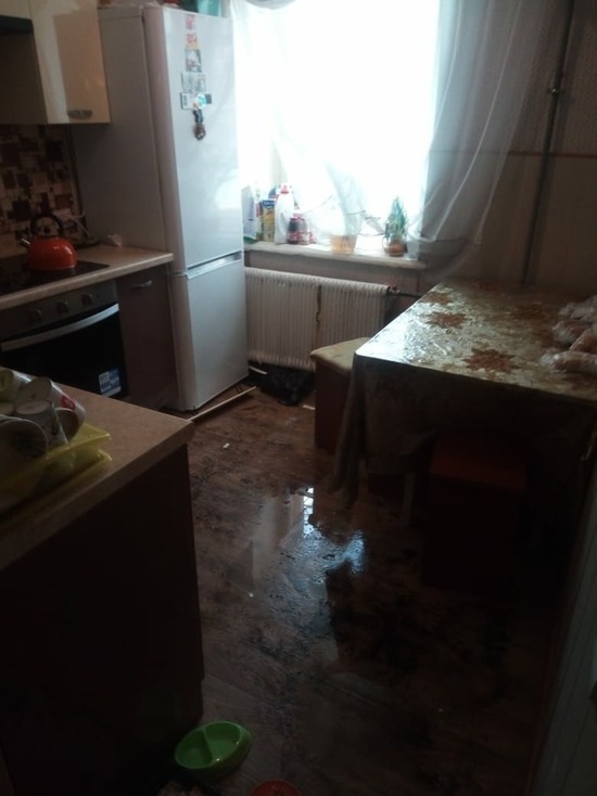 В Екатеринбурге кипятком затопило квартиру, где был семилетний ребенок