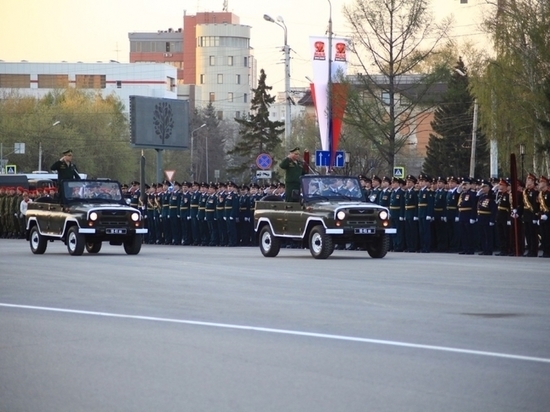 Омичей предупреждают о сильной жаре в День Победы