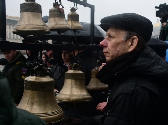 В Петербурге парад Победы будут приветствовать под звон колоколов