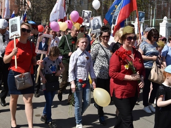 В торжествах на Театральной площади 9 мая участовали 8 тысяч кировчан