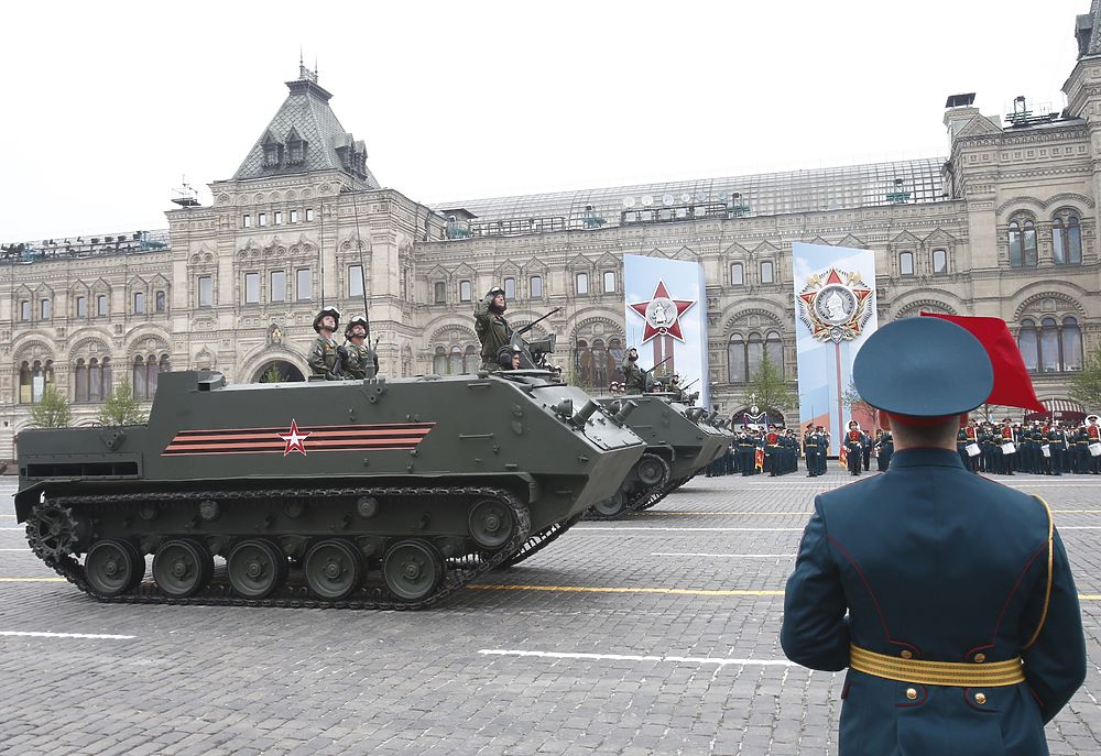 Путин, ветераны, техника на Параде Победы-2019