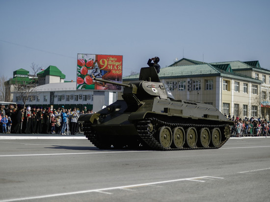 В День Победы в Югре прошли парады военной техники