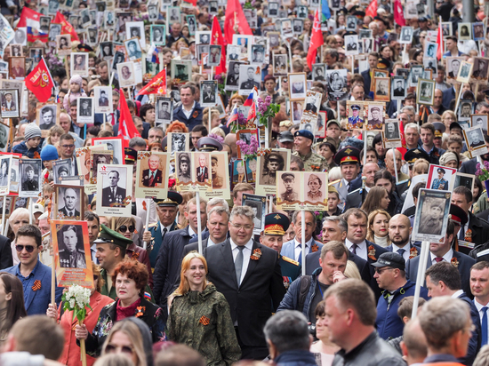В Ставрополе «Бессмертным полком» прошли 60 тысяч человек