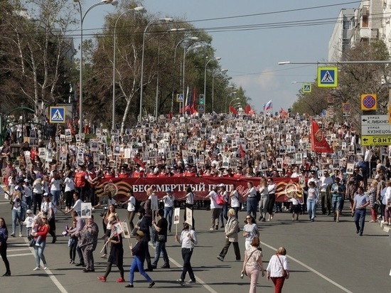 Около 100 тысяч ульяновцев прошло в «Бессмертном полку» в День Победы