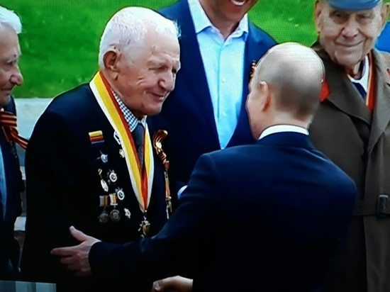 Владимир Путин лично поздравил рязанского ветерана с Днем Победы