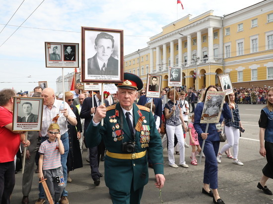 Около 200 тысяч нижегородцев приняли участие в шествии «Бессмертный полк»