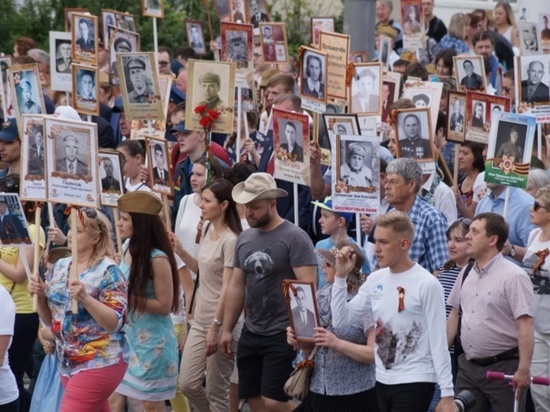 В «Бессмертном полку» в Иванове шли почти двадцать восемь тысяч участников