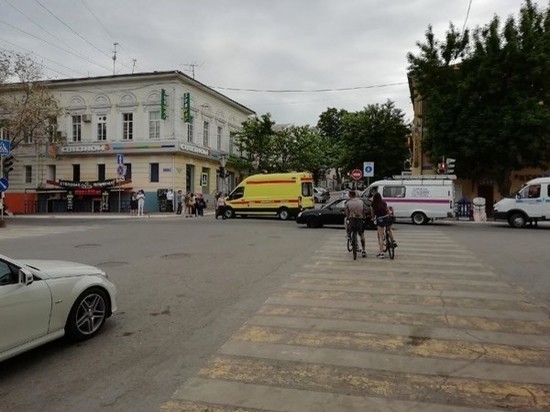 В Астрахани из торгового центра эвакуировали посетителей
