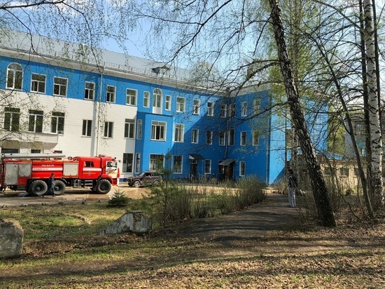 Из-за пожара в больнице Дегтряска эвакуировали 14 человек