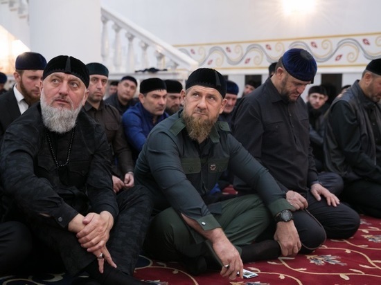 В Чечне в День памяти и скорби состоялись многочисленные зикры