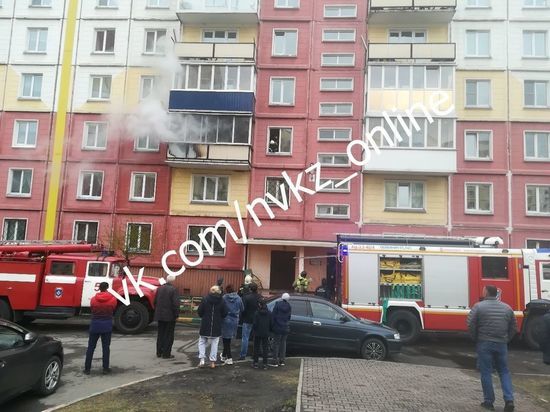 Трое детей оказались заперты в горящей квартире в Новокузнецке