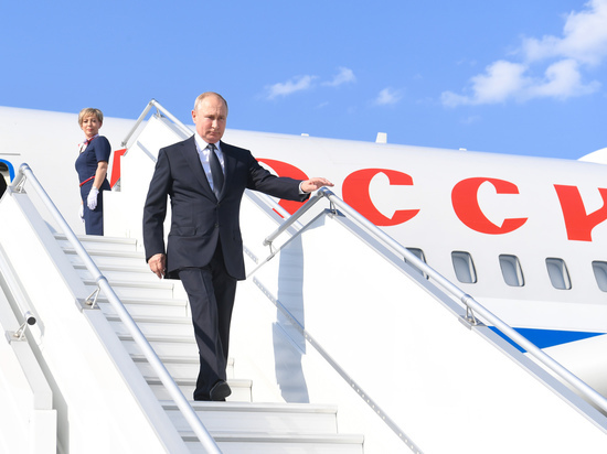 Владимир Путин в Казани ознакомился с новыми вертолетами и самолетами