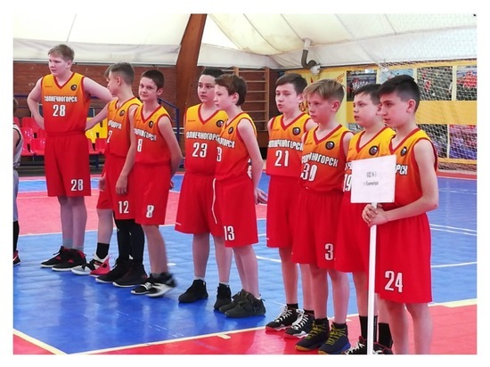 В Серпухове стартовал турнир по баскетболу среди юношеских команд