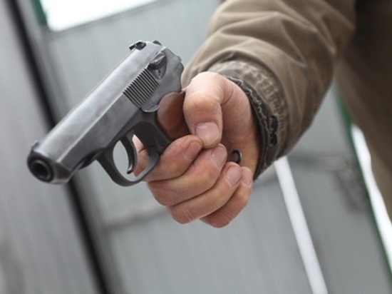 В Новокузнецке полицейский выстрелил в угрожавшего ему ножом наркомана