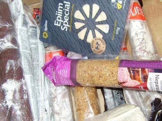 Более 30 кг санкционных продуктов изъяли на рынке «Нива» в Пскове