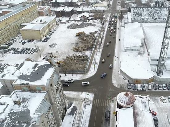 На месте снесенных старинных домов в центре Красноярска появятся жилые высотки На месте снесенных старинных домов в центре Красноярска появятся жилые высотки