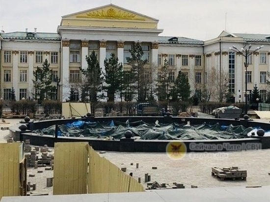 «Театральный» фонтан на главной площади Читы откроют в День города