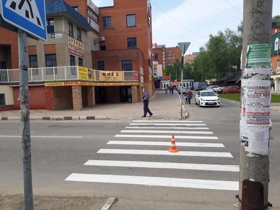 В Обнинске водитель сбил женщину на "зебре" и скрылся
