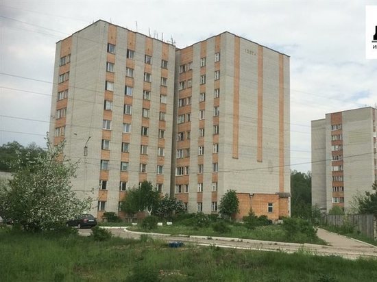 С 8 этажа общежития в Димитровграде упали парень с девушкой