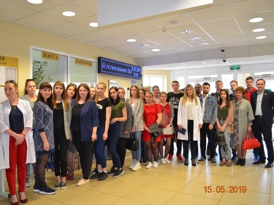 Студенты Ярославского медицинского университета, участвующие в акции «Я – доктор», посетили Ростовскую ЦРБ