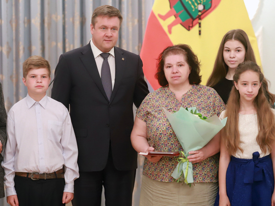 Николай Любимов наградил рязанские семьи