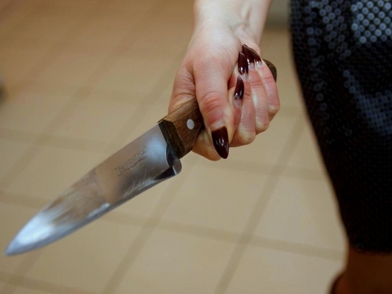 В Воронеже женщина порезала ножом собутыльника