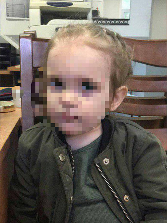 В детской поликлинике на севере Москвы оставили двухлетнюю девочку