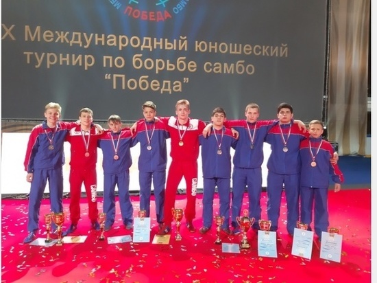 Смоленские самбисты стали вторыми на международном турнире