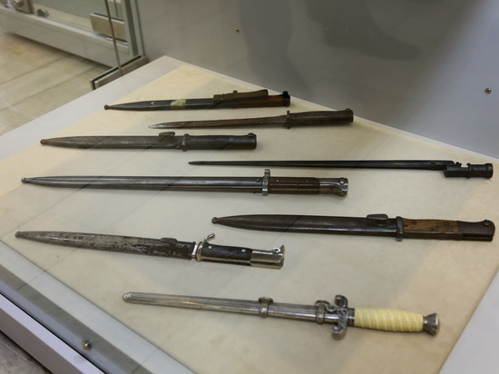 В Калининграде таможенники передали музею старинные предметы, изъятые у контрабандистов