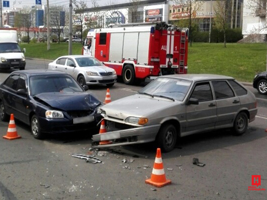 В Новокузнецке произошла серьезная авария с двумя пострадавшими