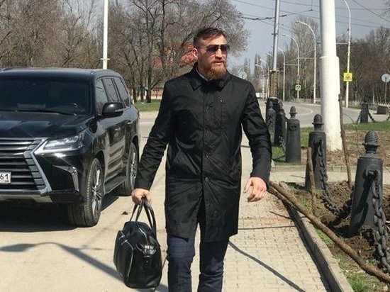 У известного боксера из Ростовской области угнали иномарку за 7 млн рублей