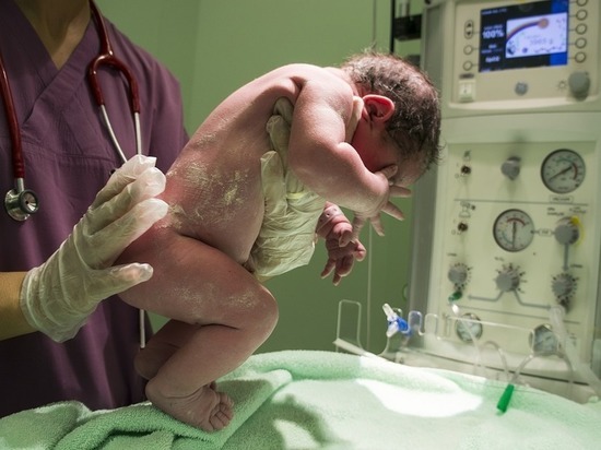 Следователи в Чите выясняют, как в тело младенца попал фрагмент катетера