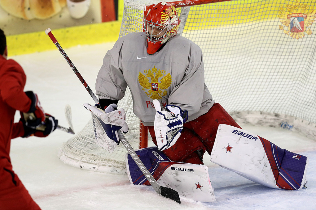 Только три хоккеиста сборной России тренируются на льду