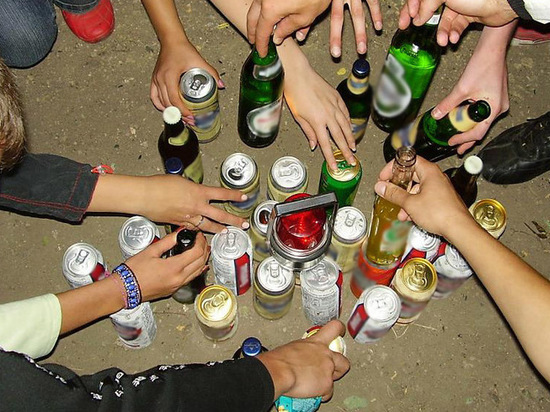 Тулякам закон не писан: пьют алкоголь в общественных местах