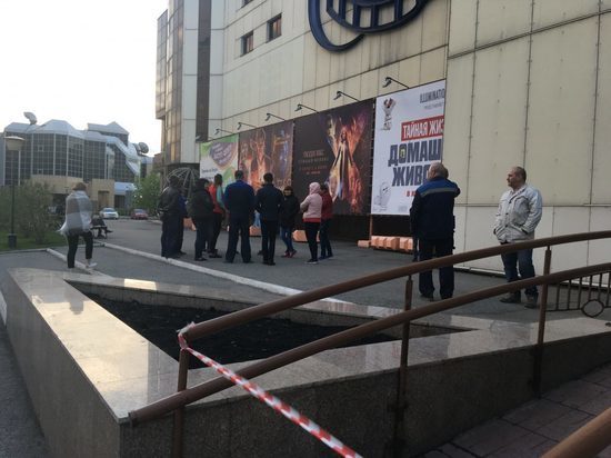 Новокузнецкие торговые центры эвакуировали из-за сообщений о минировании