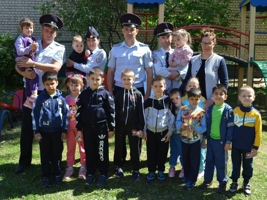 В Ивановской области стартовала акция "Зарядка со стражем порядка"