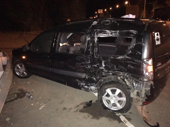 В Шацком районе двое пассажиров «Ларгуса» пострадали в столкновении с грузовиком