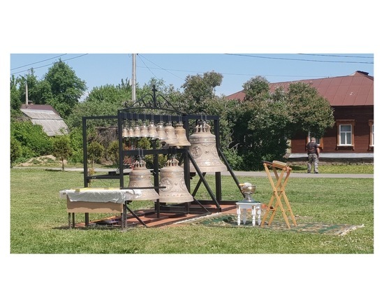 В Серпухове освятили колокола Троицкого собора