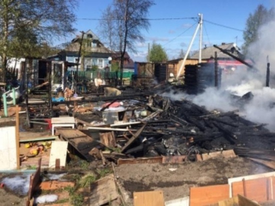 Новодвинская молодая семья осталась без крова – сгорел дом