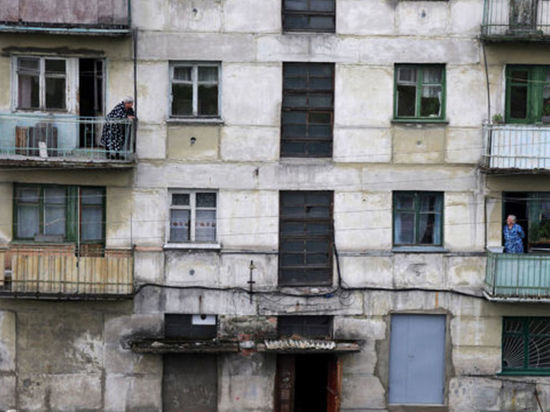 В Калмыкии планируют расселить 17 столичных аварийных домов