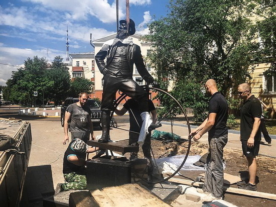 В Воронеже установили памятник Вильгельму Столлю