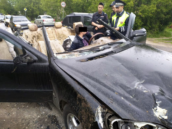 В Кинешме полиция задержала пьяного водителя на разбитом «Мерседесе» с окровавленным салоном и обрезом